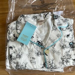 NWT bedhead classic. Stretch pj set - women’s medium - bird toile pattern